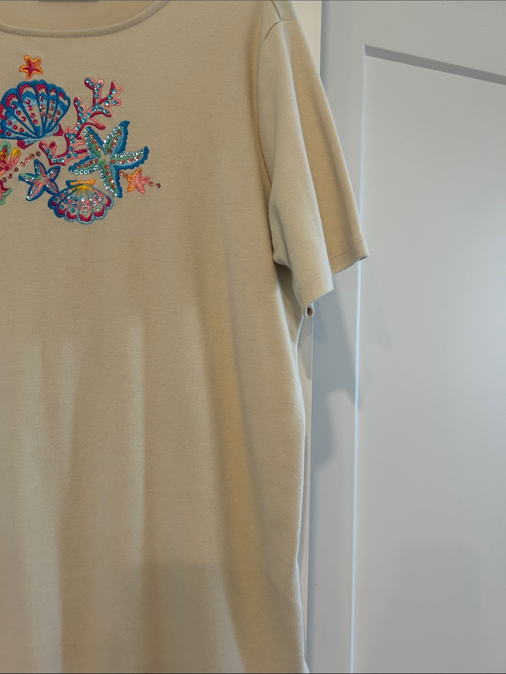 Seashell Embroidered Short-Sleeve woman’s - Cream top with embroidered and sequi - Picture 2 of 4